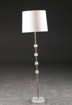 Standerlampe af messing og glas