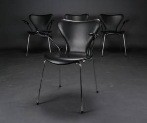 Arne Jacobsen. Fire armstole betrukket med sort læder, model 3207 Syveren, Red Label 4