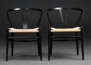 Hans J. Wegner. To stole, model CH-24, Y-stolen, sortlakeret 2