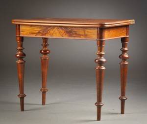 Spillebord af nøddetræ, 1800-tallets 2. halvdel 