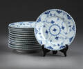 Royal Copenhagen Musselmalet helblonde, tretten flade tallerkener nr. 11086. 13 