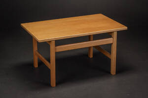 Hans J. Wegner. Sofabord af egetræ