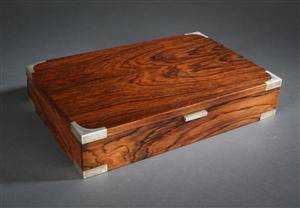 Hans Hansen. Rektangulært skrin af palisander prydet med sølv