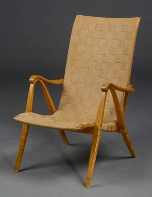 Lænestol. Formspændt træ samt gjorder flettet papirgarn