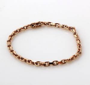Tynd anker armbånd af 8 kt. guld. Vægt ca. 10,4 gr.