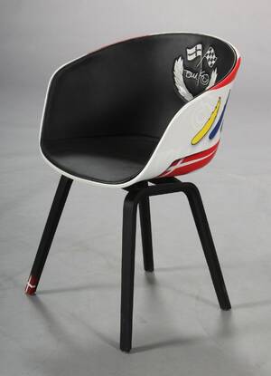 HAY About A Chair, dekoreret af racerkører Tom Kristensen 