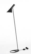 Arne Jacobsen. AJ standerlampe