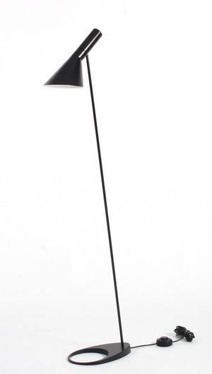Arne Jacobsen. AJ standerlampe