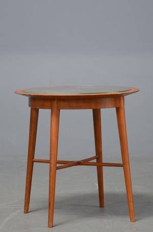 Lampebord af nøddetræ med glasslibninger