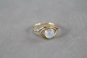 Ring i guld 18 k med opal