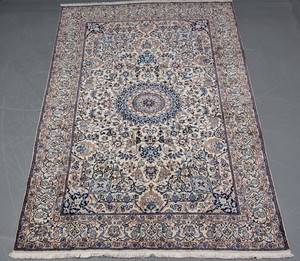 Persisk Nain med silke 355 x 247 cm