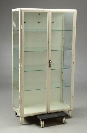 Tandlægeskab af hvidlakeret metal Denne vare er sat til omsalg under nyt varenummer 4386670