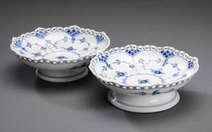 Kgl. Porcelæn. Musselmalet helblonde, to skåle 2