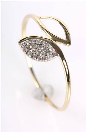 Brillantring, 9 kt. guld, ca. 0,05 ct.