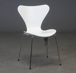 Arne Jacobsen. Syveren stol, model 3107