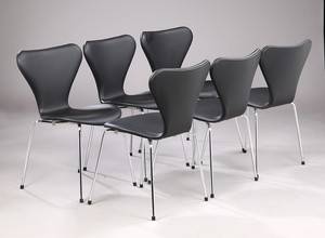 Arne Jacobsen. Sæt på seks stole, model 3107, sort Savanne læder, nybetrukket. 6