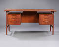  Gunni Omann. Skrivebord af teak, model 75 