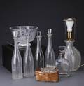 En samling glas, karafler med mere,1900-tallet 7