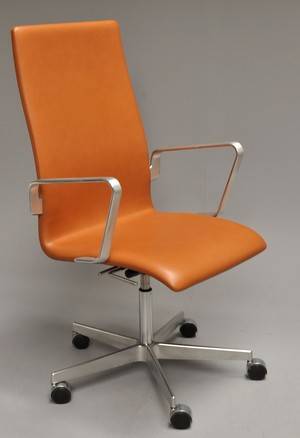 Arne Jacobsen. Oxford kontorstol, model 3273. Brown Label