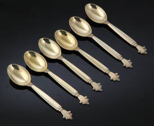 Georg Jensen. Dronning teskeer af forgyldt sterlingsølv 6
