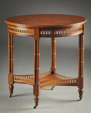 Bord af mahogni i Chippendaleform, 1900-tallets første halvdel