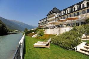 5 Tage Wandern, Wellness  Sonnenschein im Grandhotel Lienz  Tirol Österreich - Grenze zu Italien   in einer Superior Suite für 2 Personen