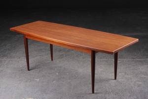 Sofabord af teaktræ, dansk møbelproducent 