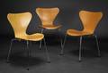 Arne Jacobsen. Sæt på tre Syverstole, model 31073 