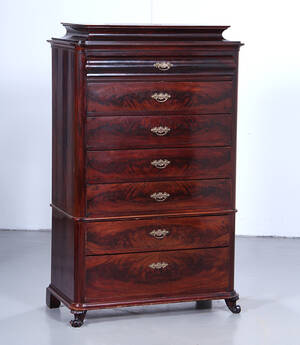 Chr. VIII chiffoniere af mahogni, ca. 1850