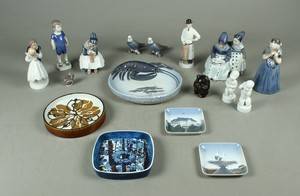 Kgl. og BG, figurer, askebægre m.m., porcelæn 17