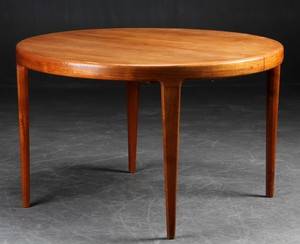 Dansk møbelproducent. Spisebord af teaktræ
