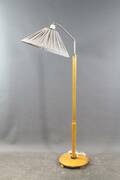 Golvlampa i björk 1940-tal