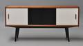 Dansk møbelarkitekt. Lav skænk i teak 