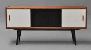 Dansk møbelarkitekt. Lav skænk i teak 