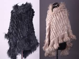 2 Lange ponchoer af strik, kanin og raccoon. One Size. Farver Sort Off-white. 2