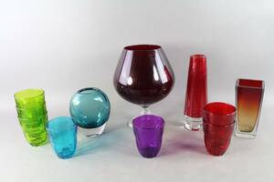 Vaser och glas i färgat glas 11 delar