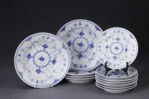 Royal Copenhagen. Musselmalede tallerkner 13