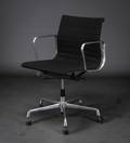 Charles Eames. Kontorstol, model EA-117 sort hopsak