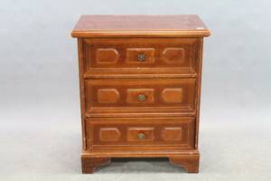 Byrå i engelsk stil