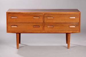 Aage Hundevad. Dobbeltkommode af Rio palisander