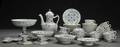  Kgl. P Samling musselmalet porcelæn bestående 56