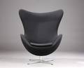 Arne Jacobsen. Ægget, model 3316, sort Hallingdal uld 