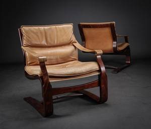 Skandinavisk design. Par lænestole af mahognibejdset træ 2 