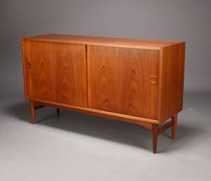 Dansk møbelproducent. Lav skænk, teaktræ