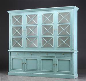 Stort vitrinskåp, blå antikbemålning 2
