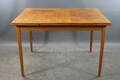 Matbord i teak