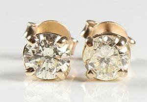 Ørestikker med brillanter på ca. 0.94 ct.