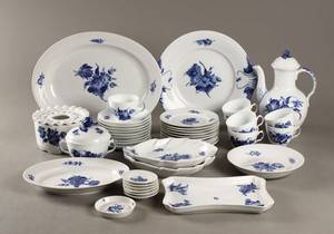 Kgl. Blå blomst, porcelæn 42