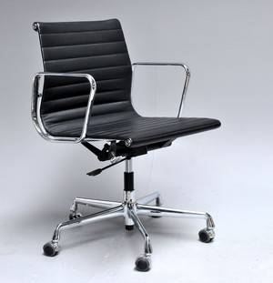 Charles Eames. Kontorstol, Model EA-117