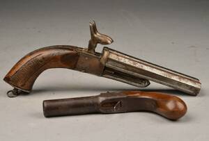 To 1800-tals pin-fire pistoler 2